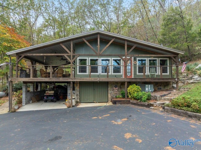 Primary Photo - 527 Honeycomb Valley Rd