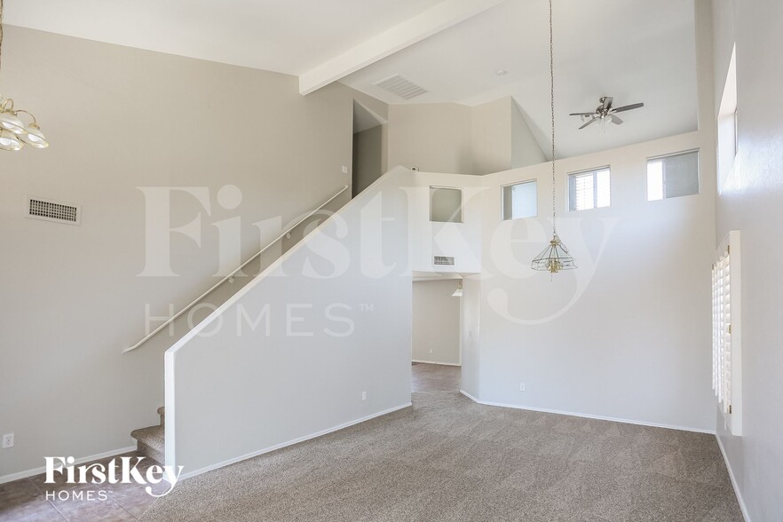 Building Photo - 15874 W Mohave St