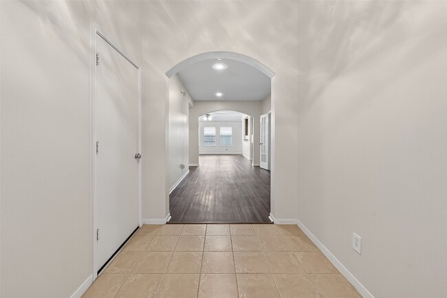 Building Photo - 22106 Galapagos Ct