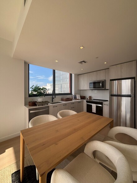 Primary Photo - 237 NW 31st St