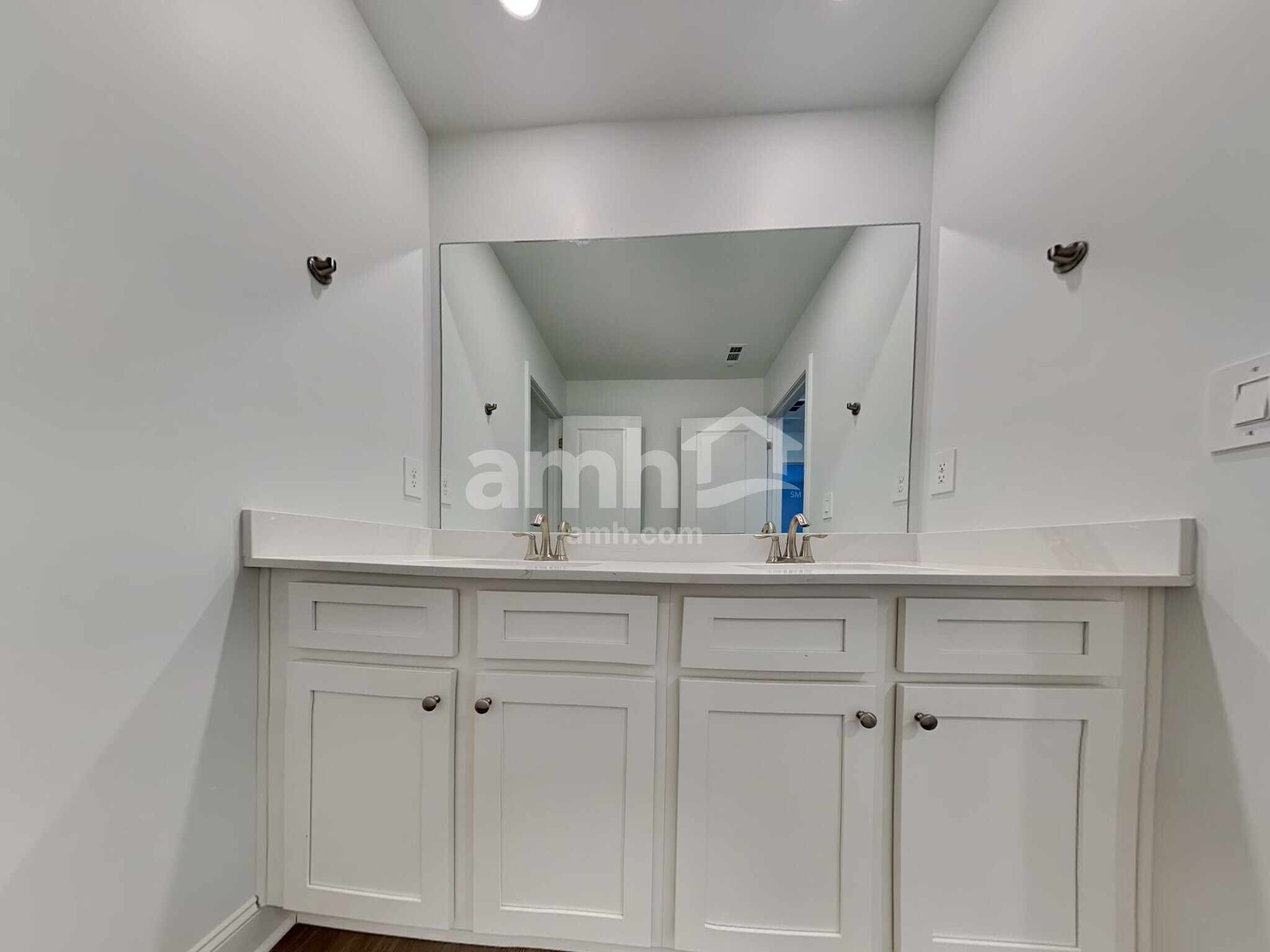 Building Photo - 216 Latitia Lane
