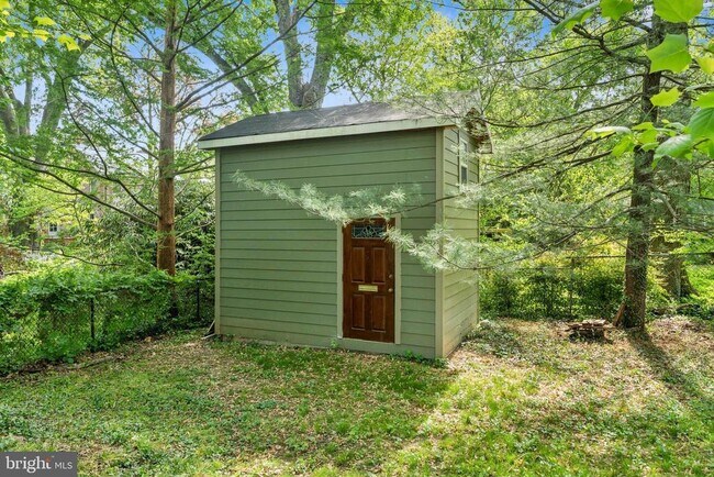 Building Photo - 1111 Woodside Pkwy