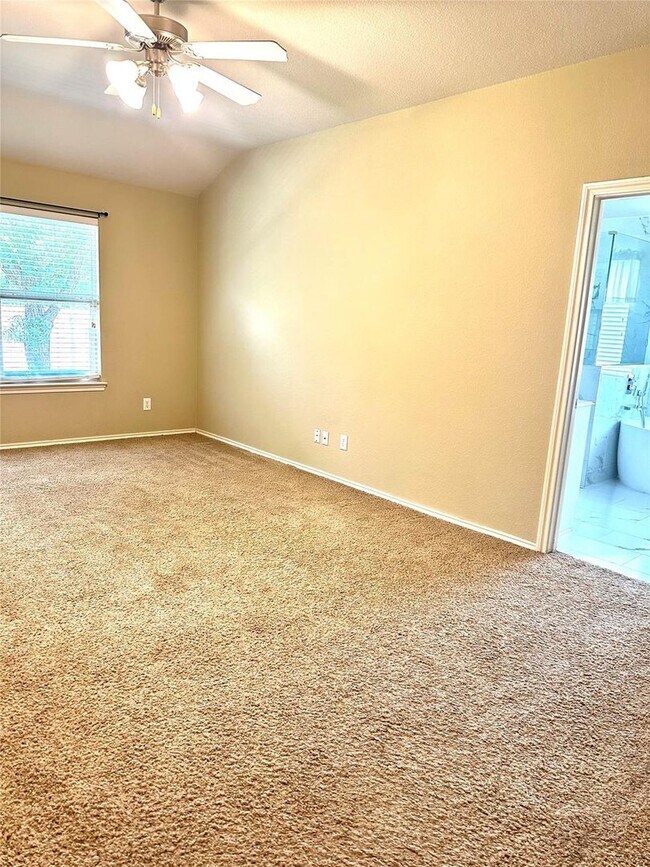 Building Photo - Beautifully Maintained Home on Premium Lot...