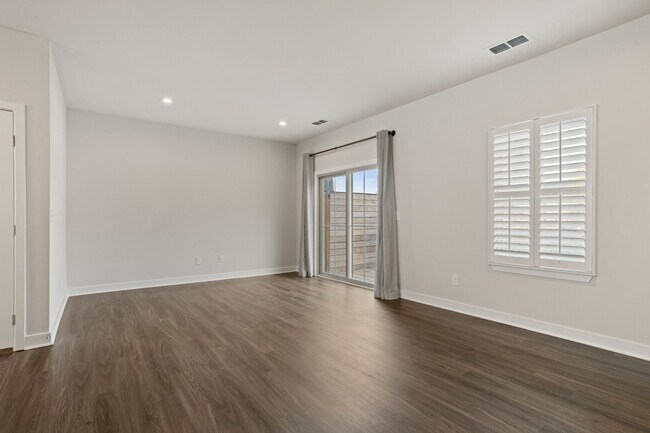Building Photo - 117 Eagle Wood Dr
