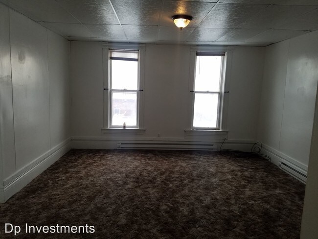 Building Photo - 2115 W 3rd St