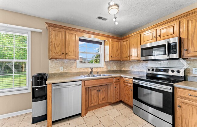 Building Photo - 8003 Minehead Dr