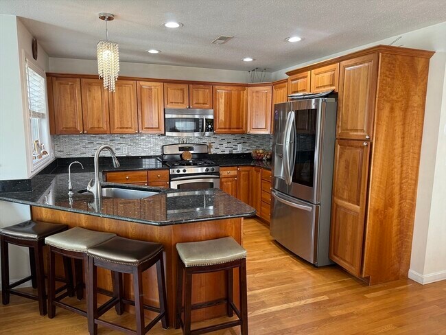 Building Photo - 319 Farrwood Dr