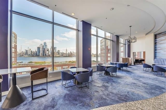 Building Photo - 1100 Maxwell Ln