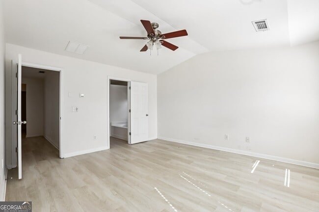 Building Photo - 5940 Bentley Way