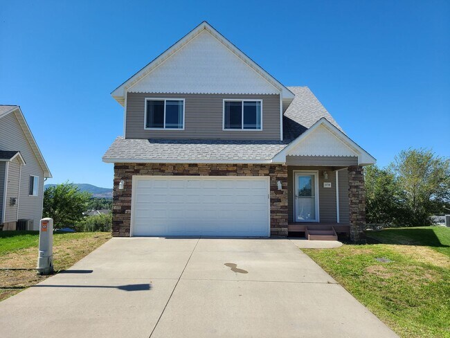 Building Photo - $2,200 -  3 Bed / 2.5 Bath Beautiful Spokane Valley House