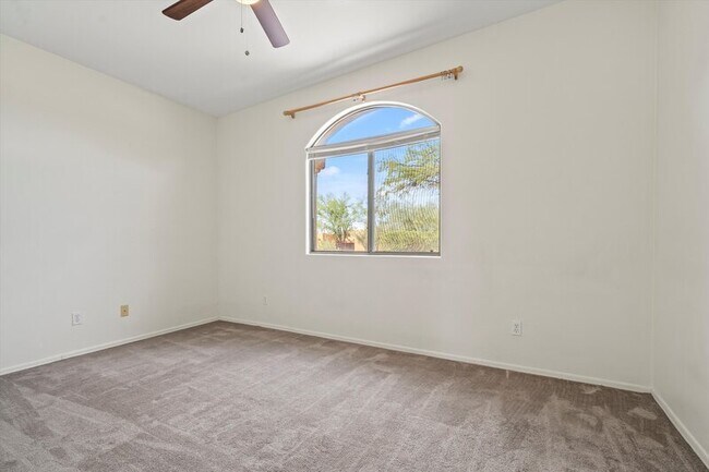 Building Photo - 1825 W Corte Tulipan