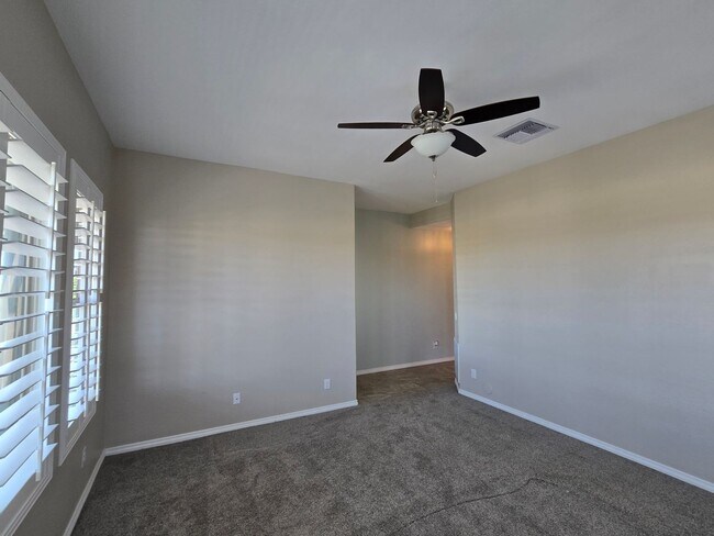 Building Photo - 35532 N Sunset Trail