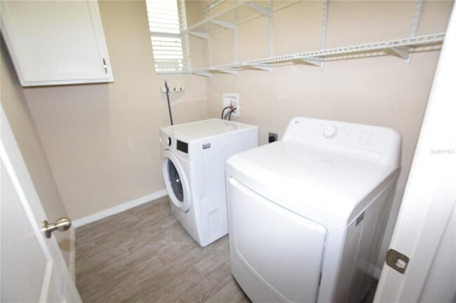 Building Photo - 1570 Scarlet Oak Loop