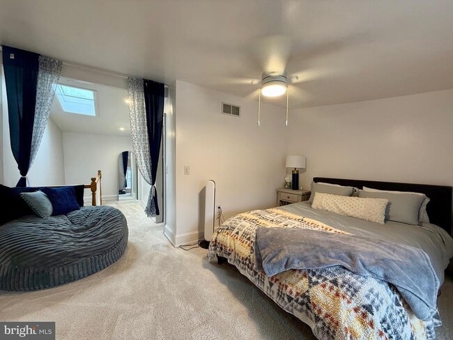 Building Photo - 2623 W 18th St