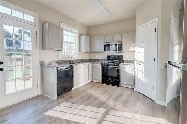 Building Photo - 2922 Greyhawk Ln