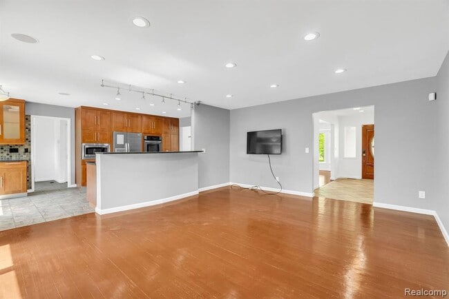 Building Photo - 36939 Heatherton Dr