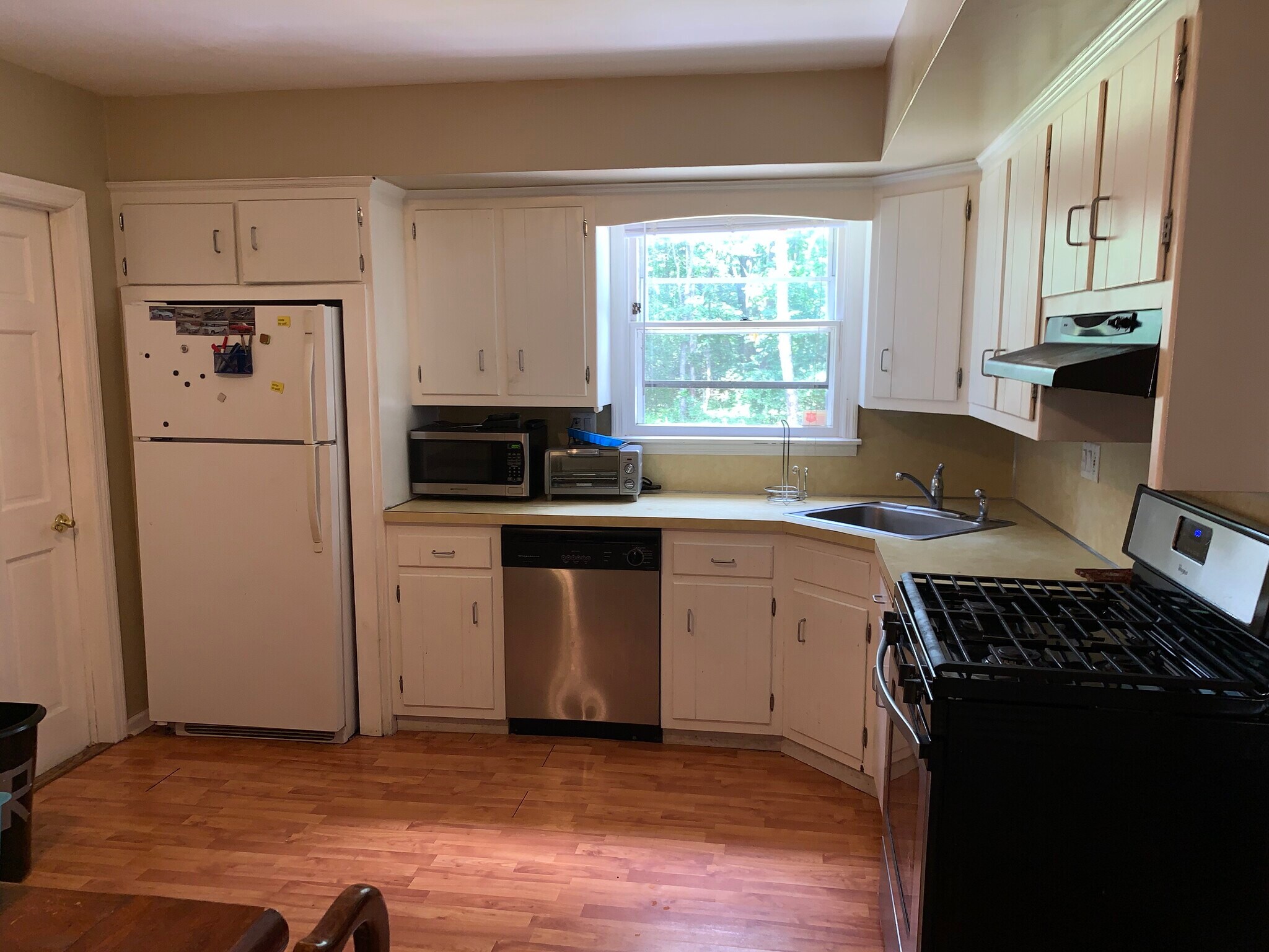 Kitchen - 301 Lehigh Rd N