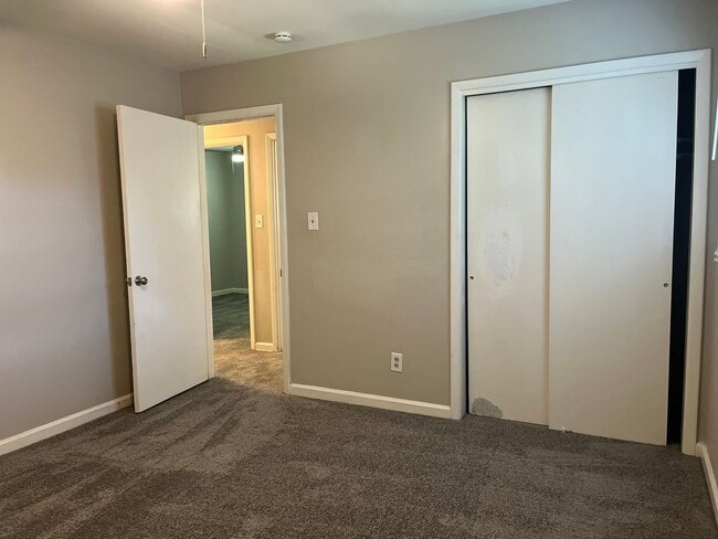 Building Photo - Beautiful Ranch Home In Raleigh, Available...