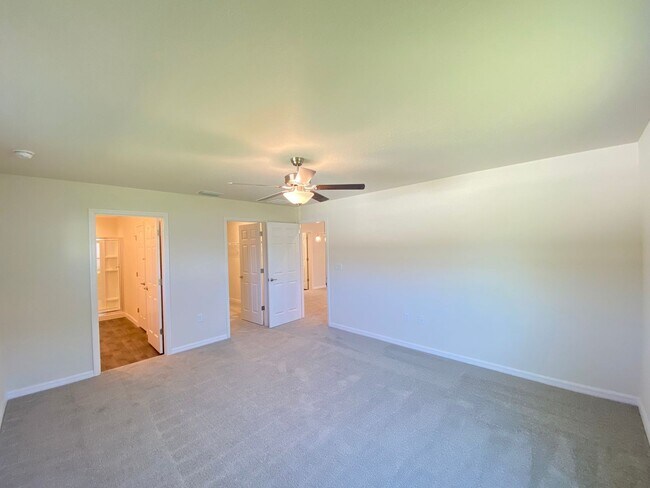 Building Photo - Desirable Citrus Springs Neighborhood 4/2/2 *WON'T LAST*