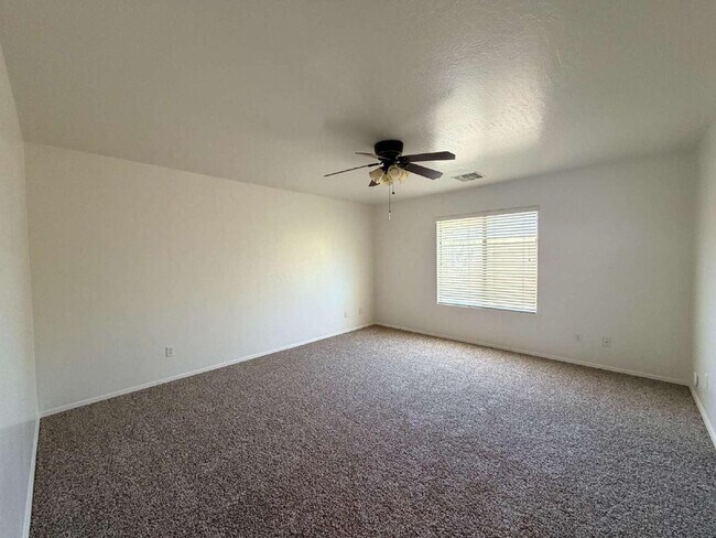 Building Photo - 2344 E Meadow Creek Way