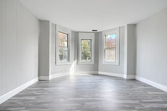 Building Photo - 400 N Hilton St