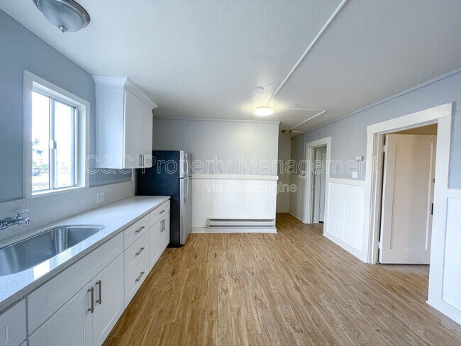 Building Photo - 464 Cortes St