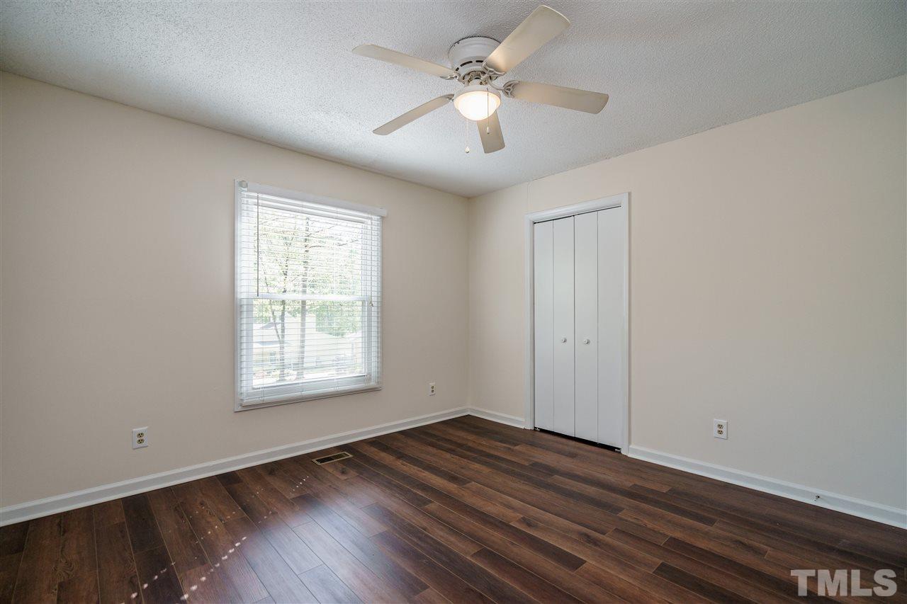 2nd bedroom - 4702 Cornwall Plz