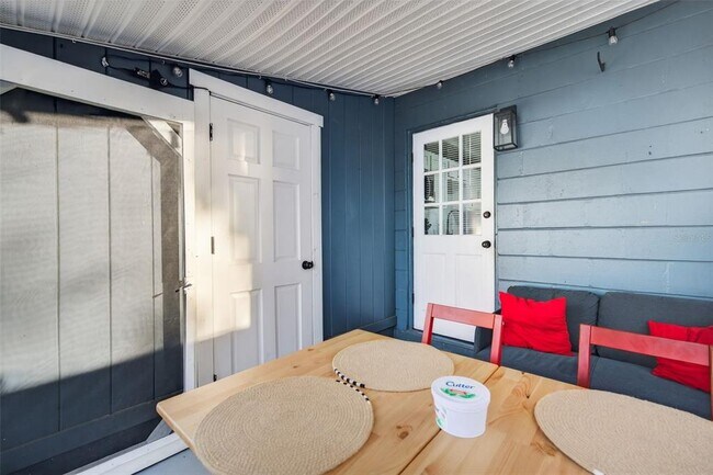 Building Photo - 2301 14th Ave N