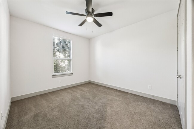 Building Photo - 1224 Nelson Falls Ln