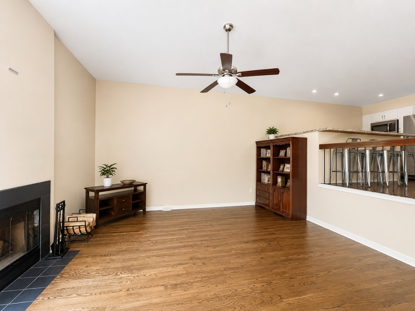 Building Photo - 9477 S Pointe Lasalles Dr