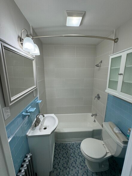 Building Photo - 53 Pettaconsett Ave