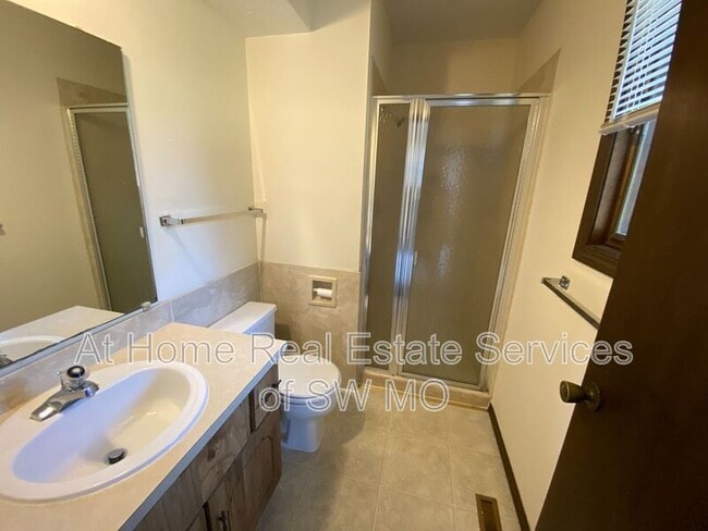 Building Photo - 513 E Latoka Ct