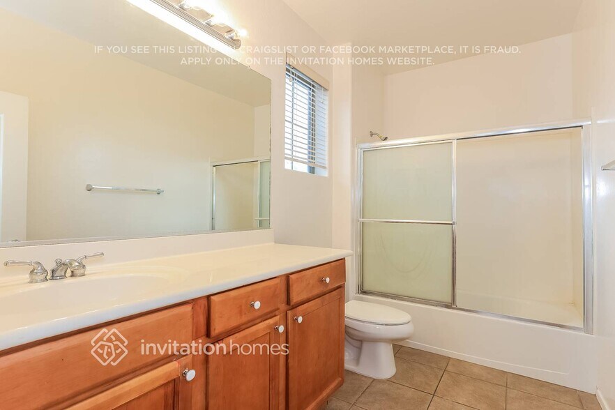 Building Photo - 881 E Stottler Dr