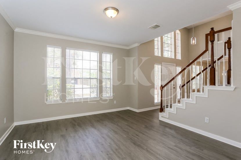 Building Photo - 5711 Parryville Dr