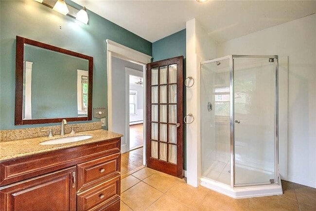 Building Photo - 4 Talbot Manor