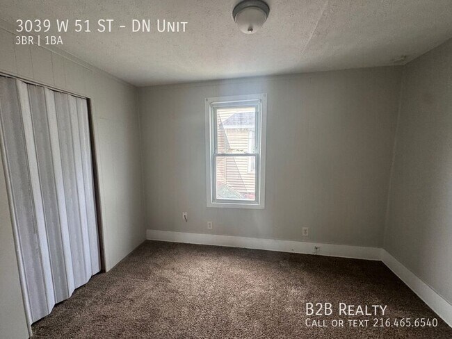 Building Photo - 3039 W 51st St