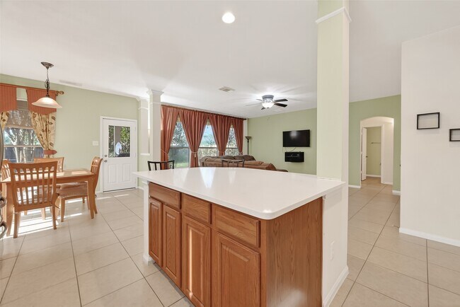 Building Photo - 3815 Pine Forest Green Blvd