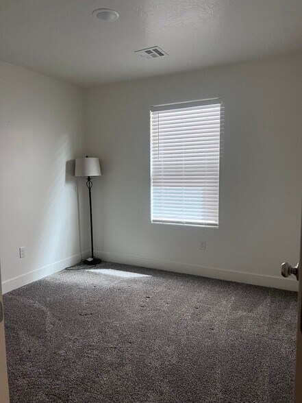 Building Photo - 3818 Nova Ct