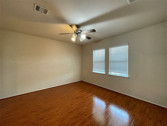 Building Photo - 7139 Pavilion Dr