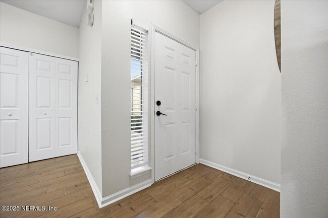 Building Photo - 446 Scrub Jay Dr