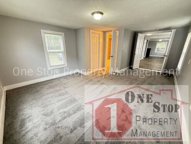 Building Photo - Beautiful 4 Bedroom 3 Bathroom Home in Kan...