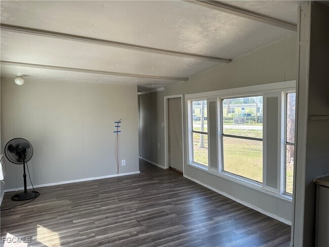 Building Photo - 8086 Heck Dr