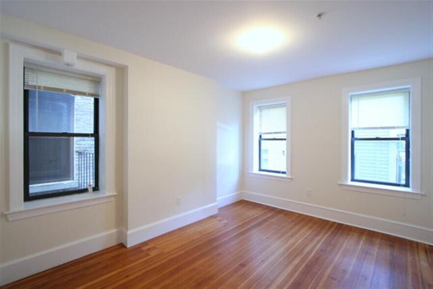 Building Photo - 859 Massachusetts Ave