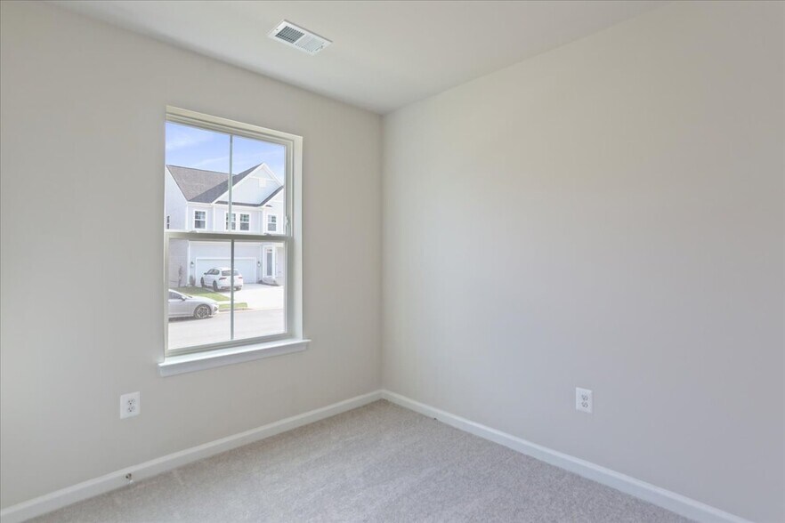 Building Photo - 331 Sandy Bottom Cir