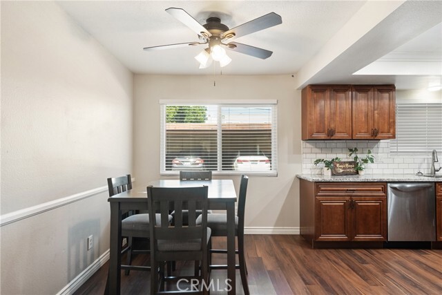 Building Photo - 215 E Navilla Pl