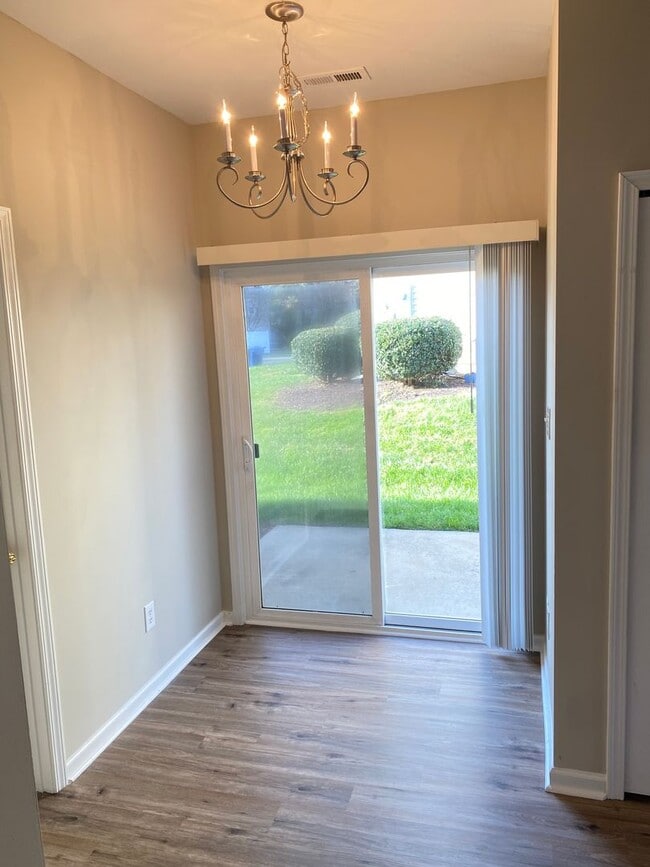 Building Photo - Three Bedroom Townhome In Caldwell Station With primary Bedroom On Main