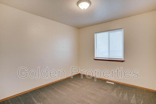 Building Photo - 11726 N Stinson Loop