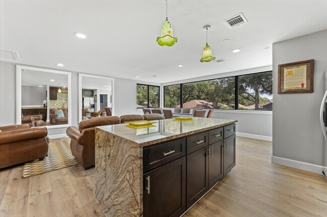 Building Photo - 5511 Queensloch Dr