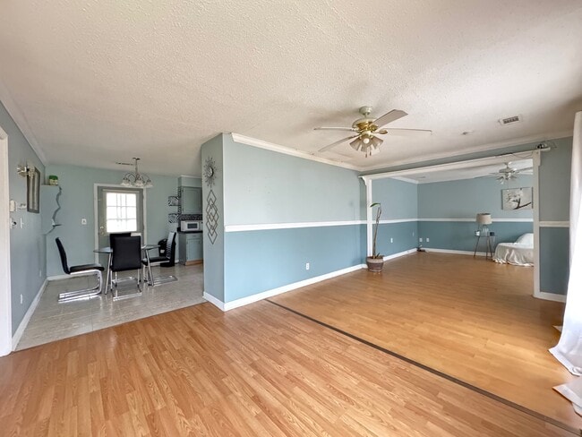 Building Photo - 8027 Country Oaks Rd