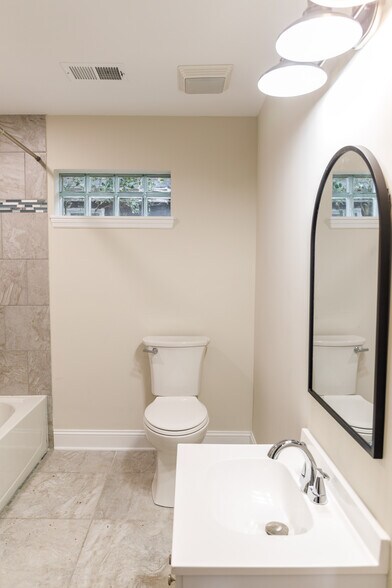 Building Photo - 1916 2nd Dr